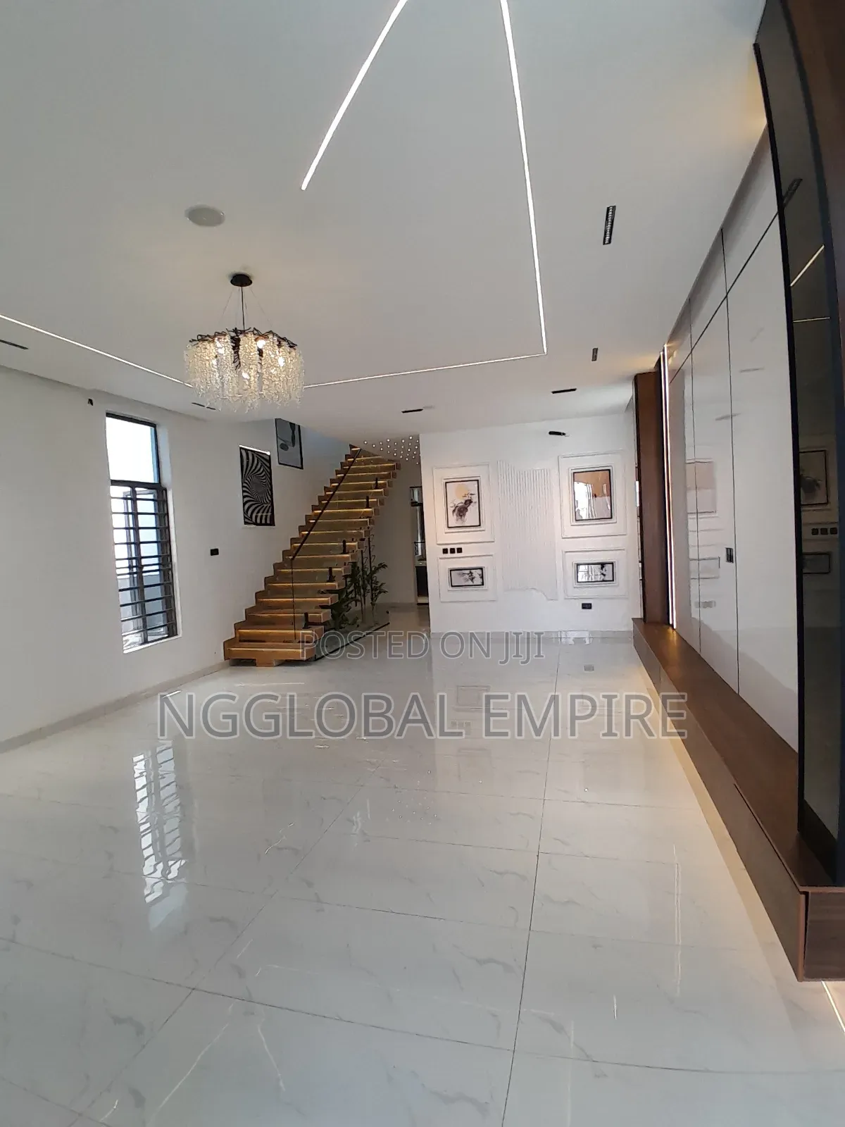 5bdrm Duplex in Royal Prime, Chevron for sale in Chevron