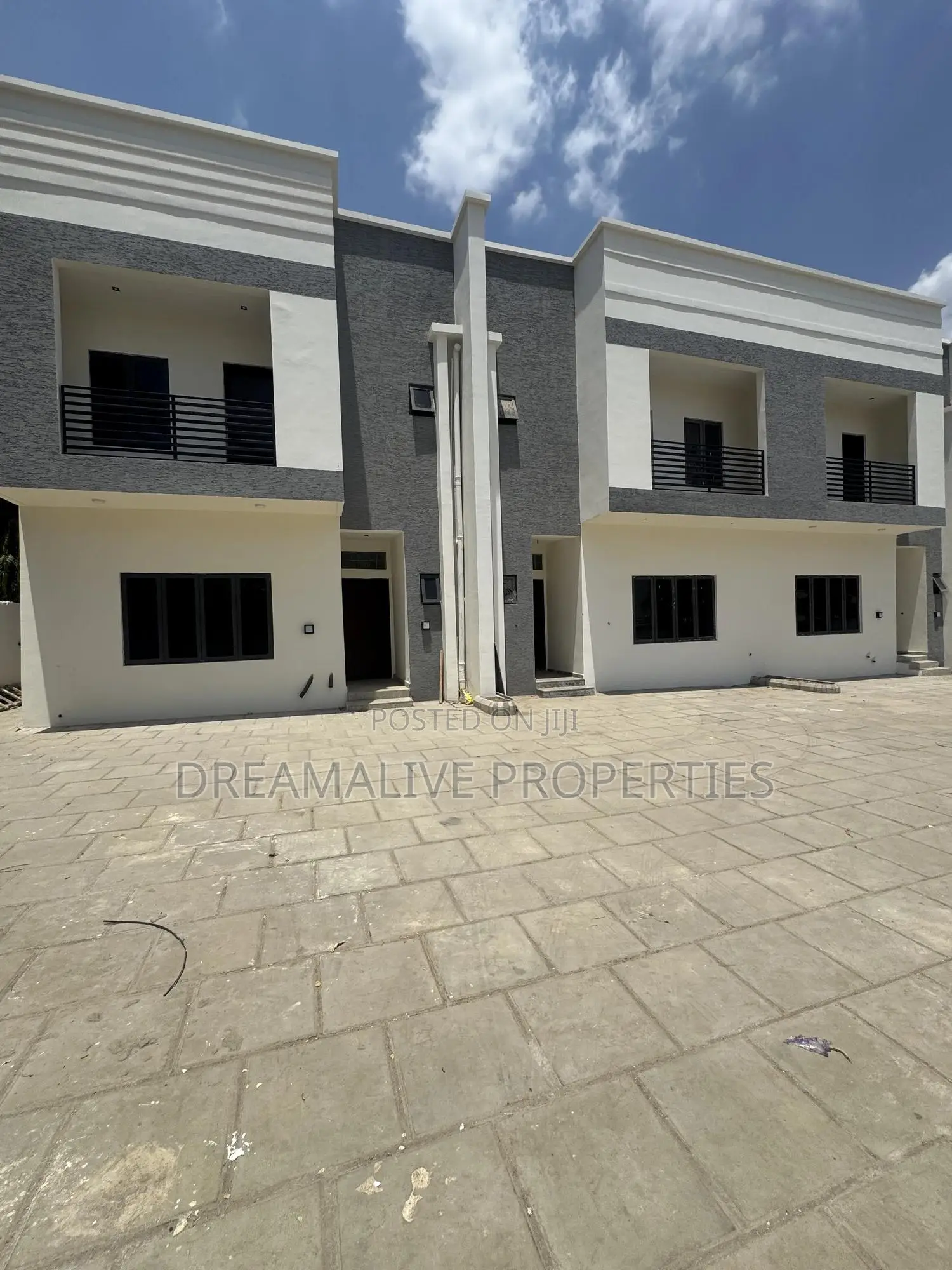 4bdrm Duplex in An Estate, Gwarinpa for sale in Gwarinpa