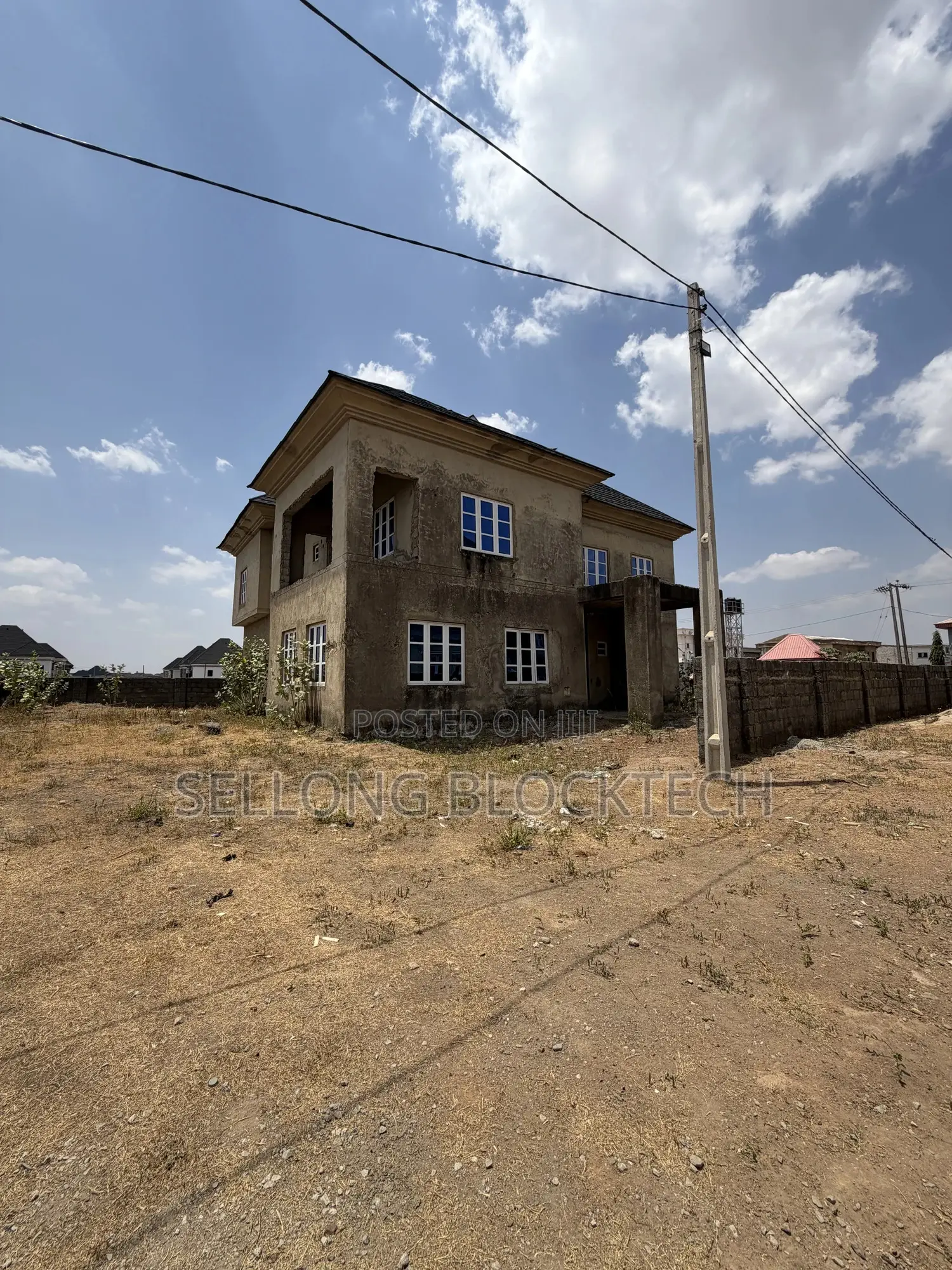 5bdrm Duplex in Off Palm Heights, Lugbe District for sale in Lugbe District