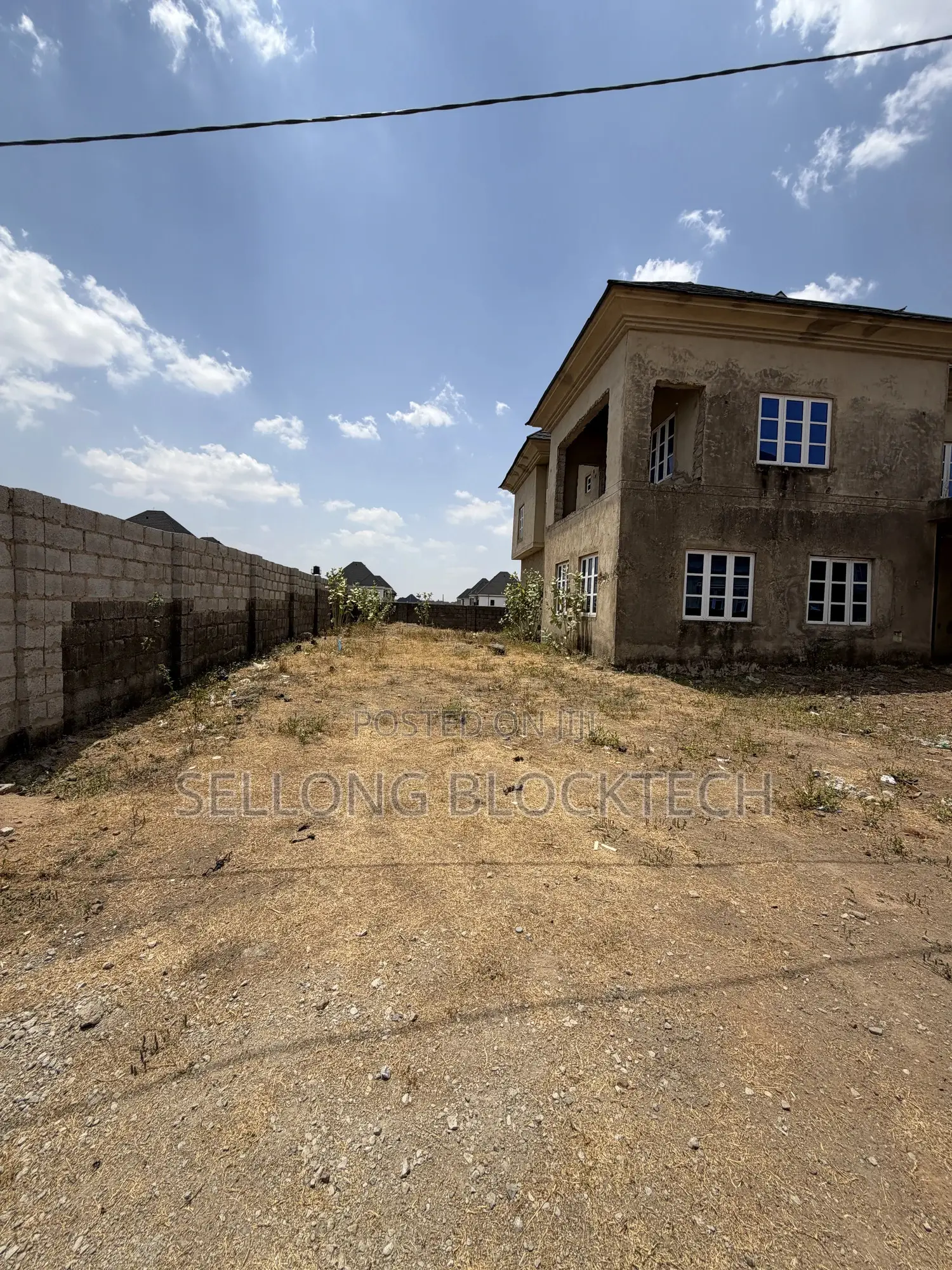 5bdrm Duplex in Off Palm Heights, Lugbe District for sale in Lugbe District