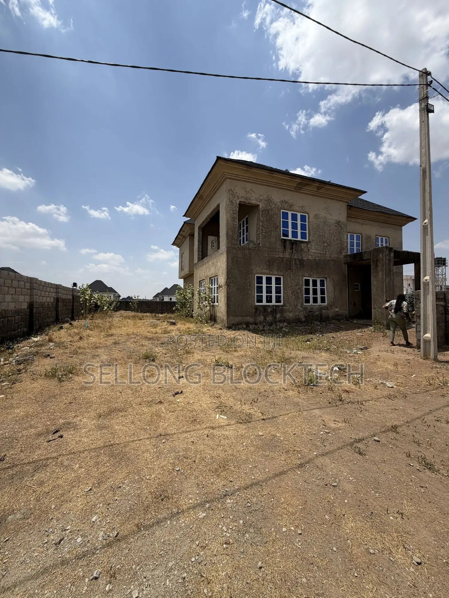 5bdrm Duplex in Off Palm Heights, Lugbe District for sale in Lugbe District