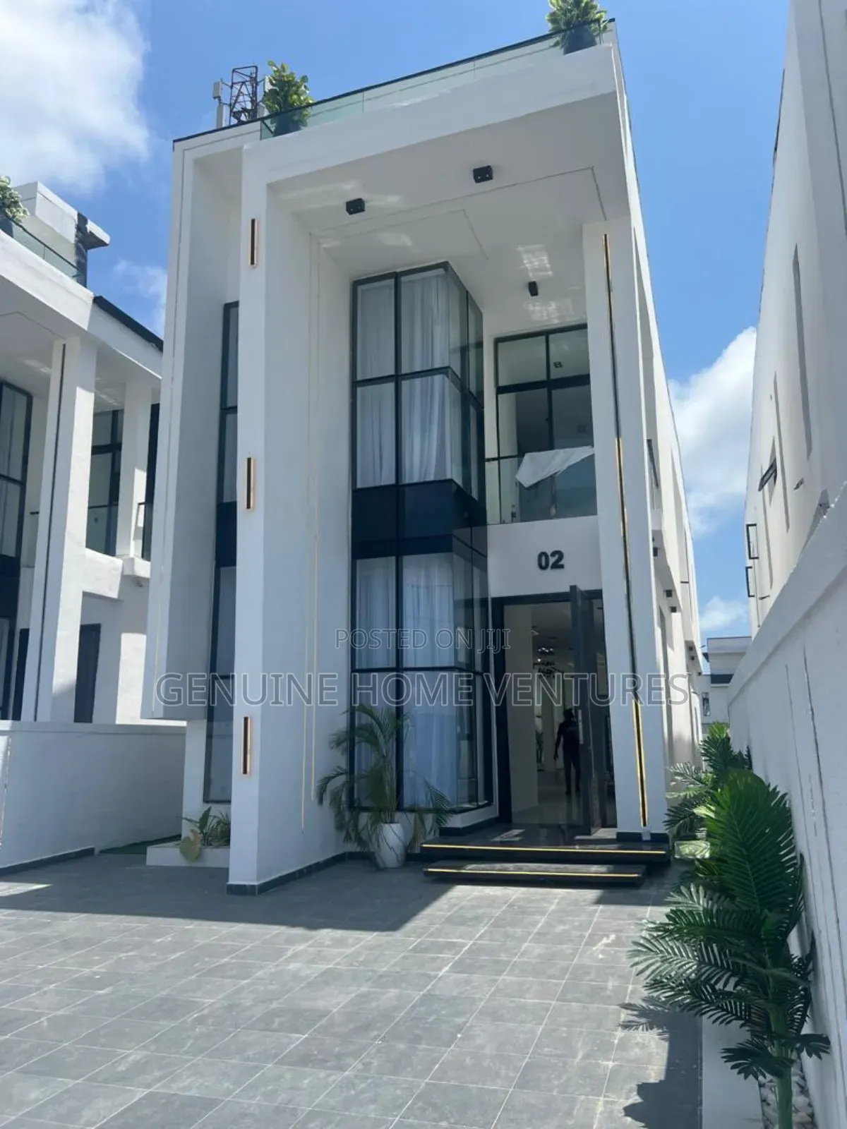 5bdrm Duplex in Ikota for sale in Ikota