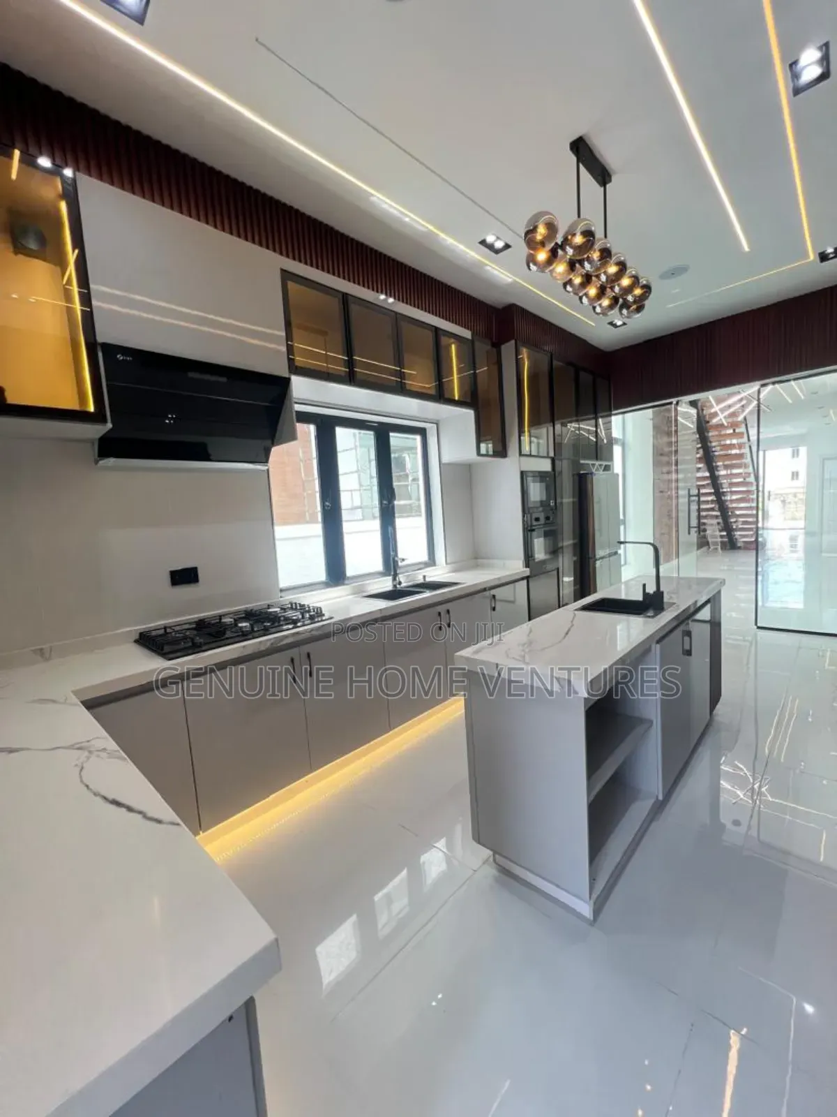 5bdrm Duplex in Ikota for sale in Ikota