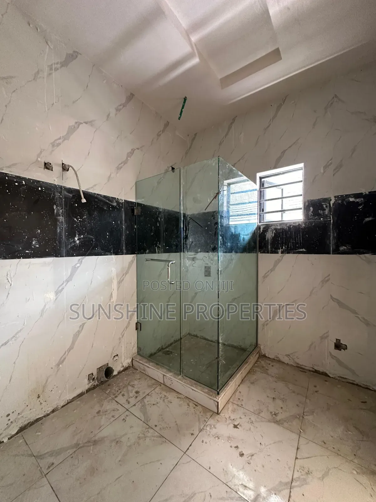 4bdrm Duplex in Chevron for sale in Chevron
