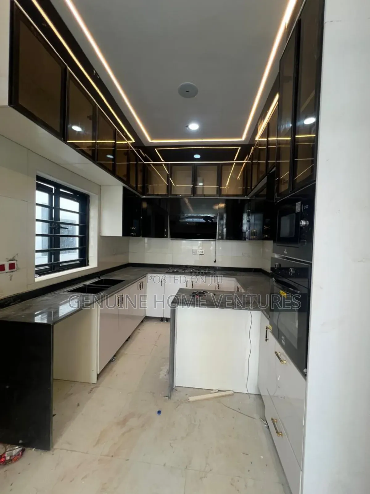 4bdrm Duplex in Ikota for sale in Ikota
