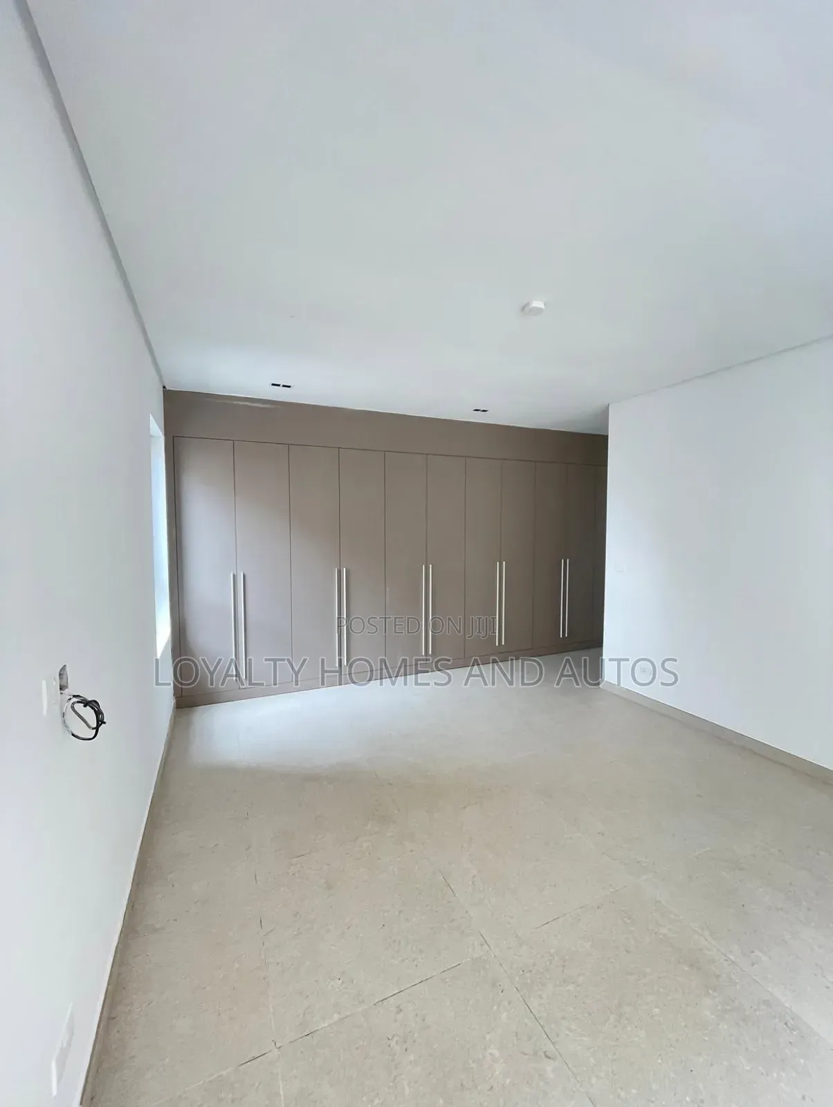 6bdrm Duplex in Banana Island for sale in Banana Island