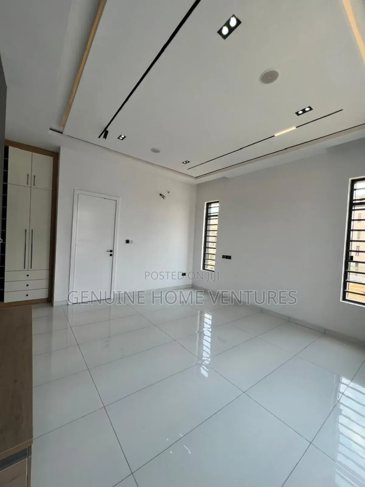 4bdrm Duplex in Ikota for sale in Ikota