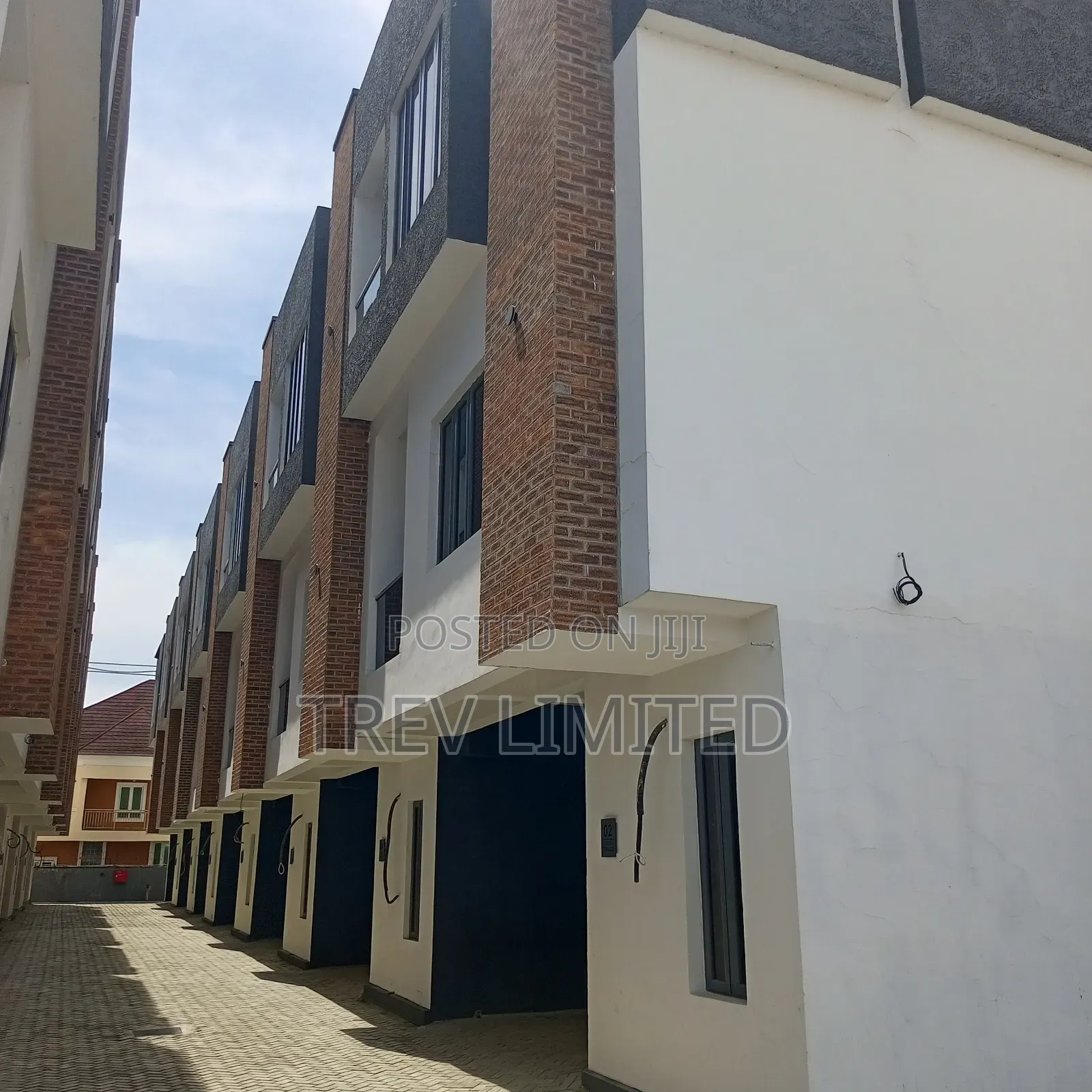 4bdrm Duplex in Ologolo Lekki Lagos for sale in Ologolo