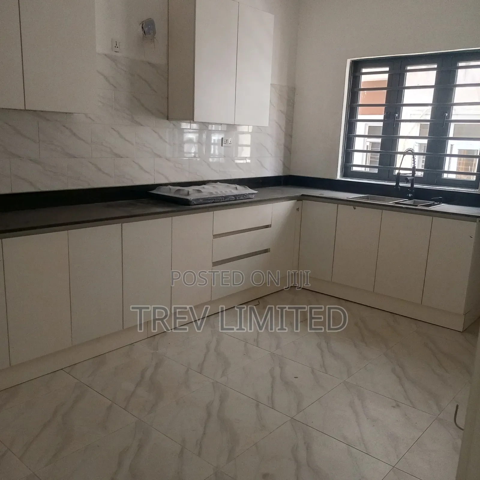 4bdrm Duplex in Ologolo Lekki Lagos for sale in Ologolo