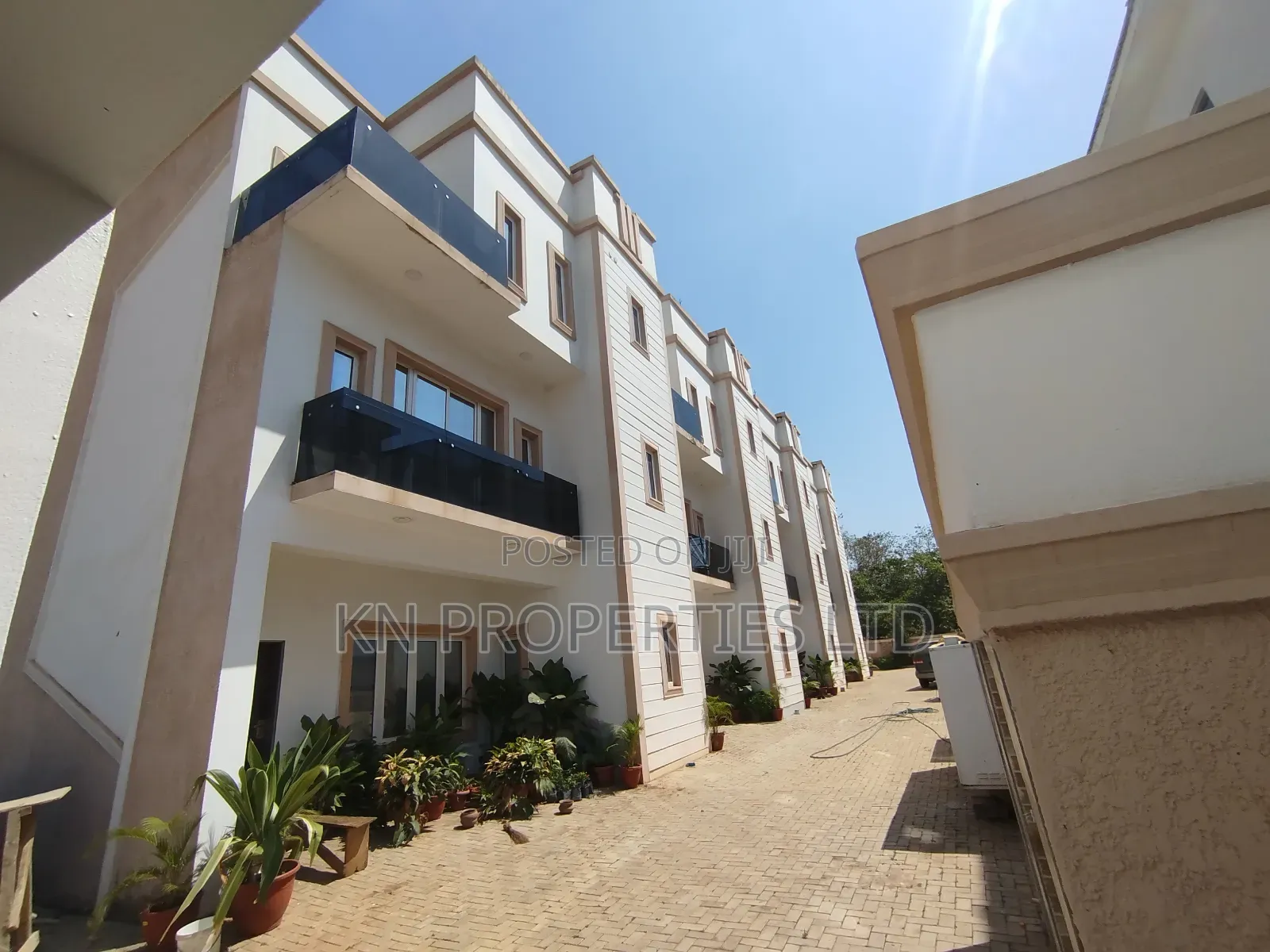 4bdrm Townhouse/Terrace in Gaduwa for sale in Gaduwa