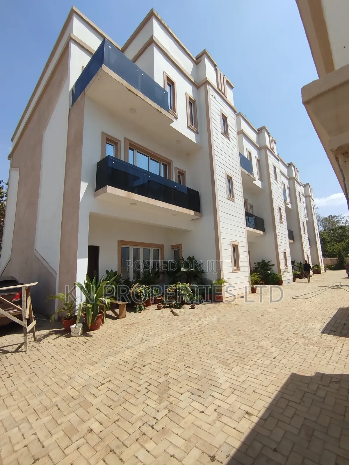 4bdrm Townhouse/Terrace in Gaduwa for sale in Gaduwa
