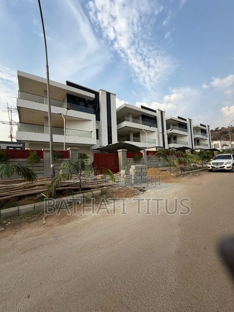 6bdrm Duplex in Katampe Extension for sale in Katampe Extension
