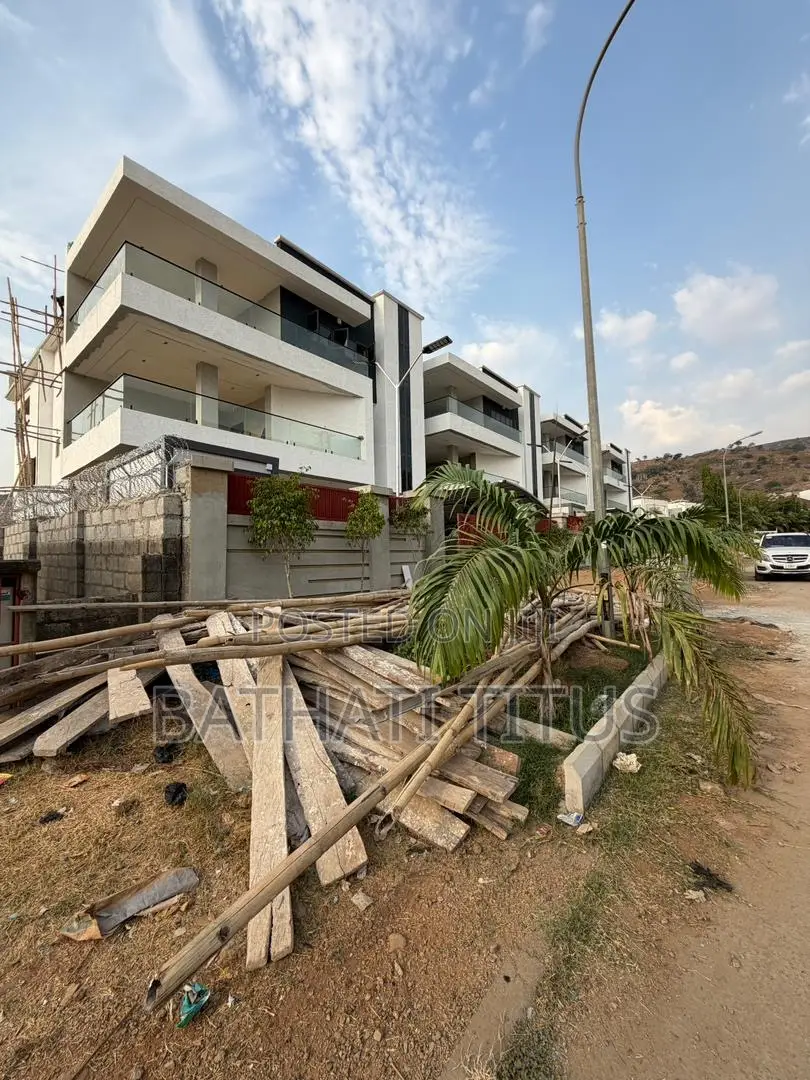 6bdrm Duplex in Katampe Extension for sale in Katampe Extension