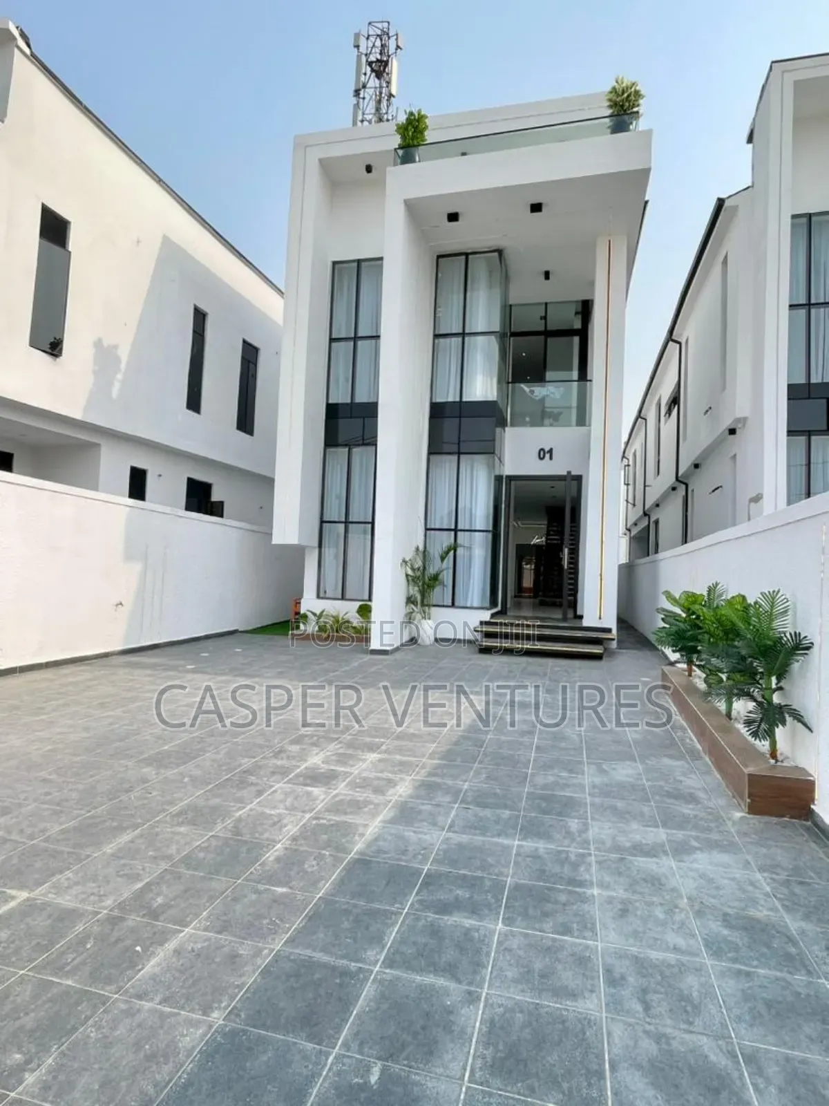 5bdrm Duplex in Lekki County, Ikota for sale in Ikota