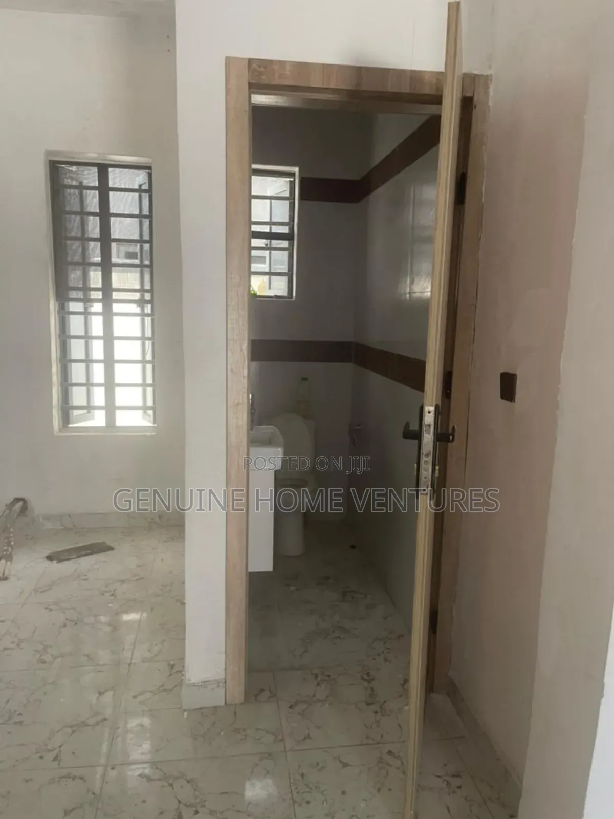 4bdrm Duplex in Medina Estate for sale in Medina