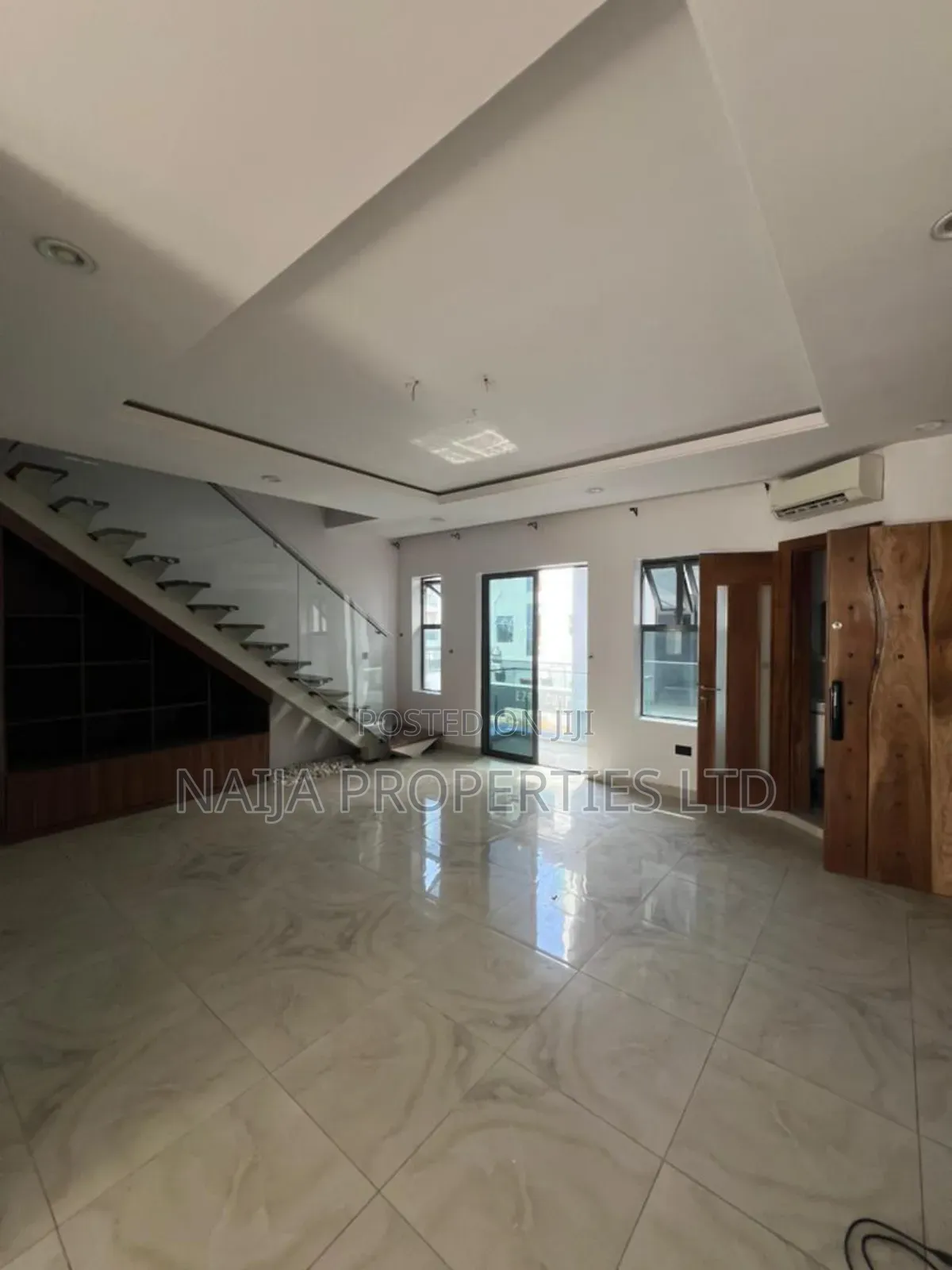 2bdrm Maisonette in Off Freedom Way, Lekki Phase 1 for rent in Lekki Phase 1