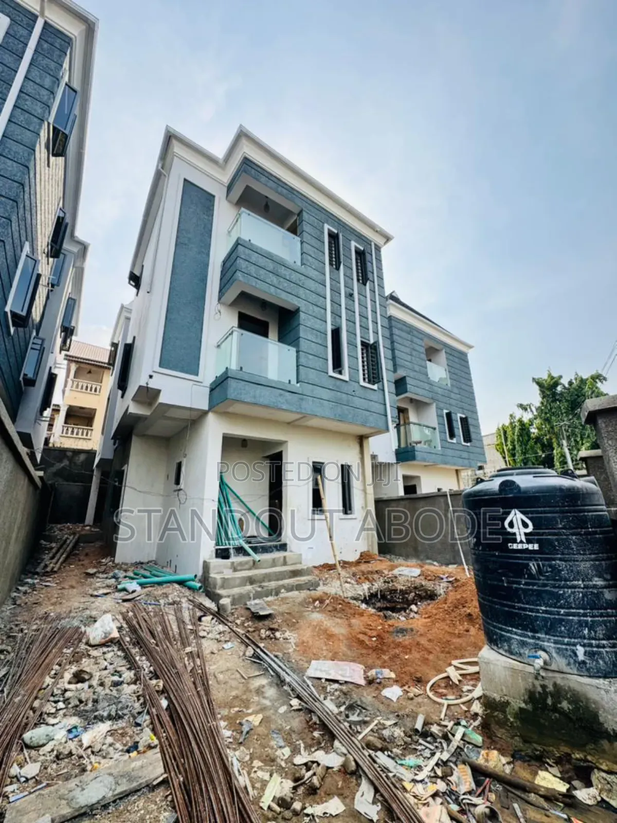 5bdrm Duplex in In An Estate, Allen Avenue for sale in Allen Avenue