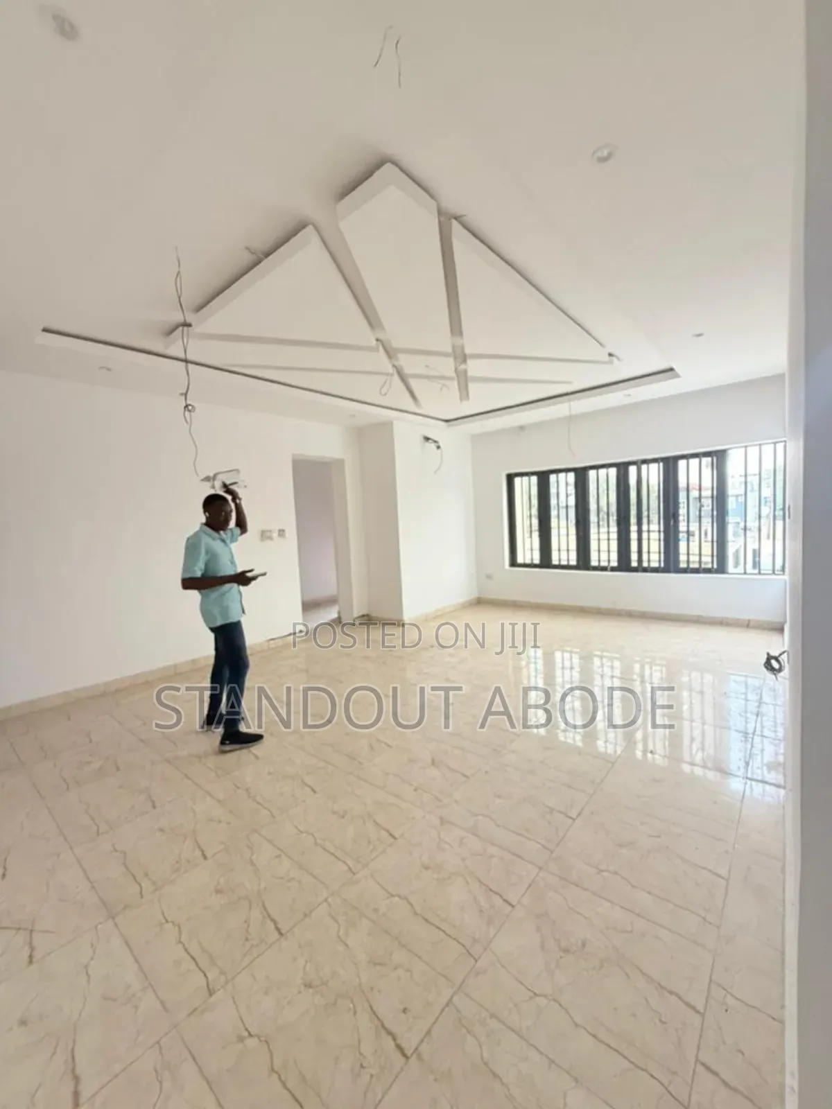 3bdrm Apartment in In An Estate, Ikeja GRA for sale in Ikeja GRA