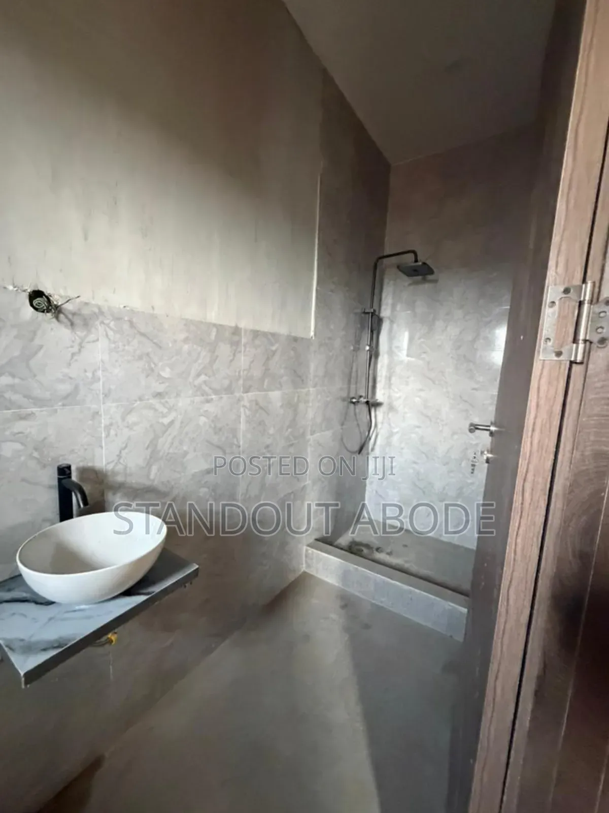 3bdrm Apartment in In An Estate, Ikeja GRA for sale in Ikeja GRA