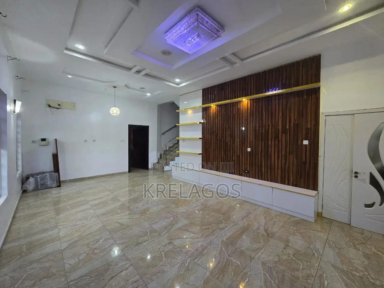 5bdrm Duplex in Agungi for sale in Agungi