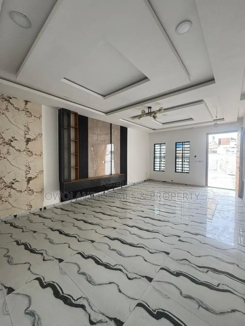 4bdrm Duplex in Orchid Estate, Ikota for rent in Ikota