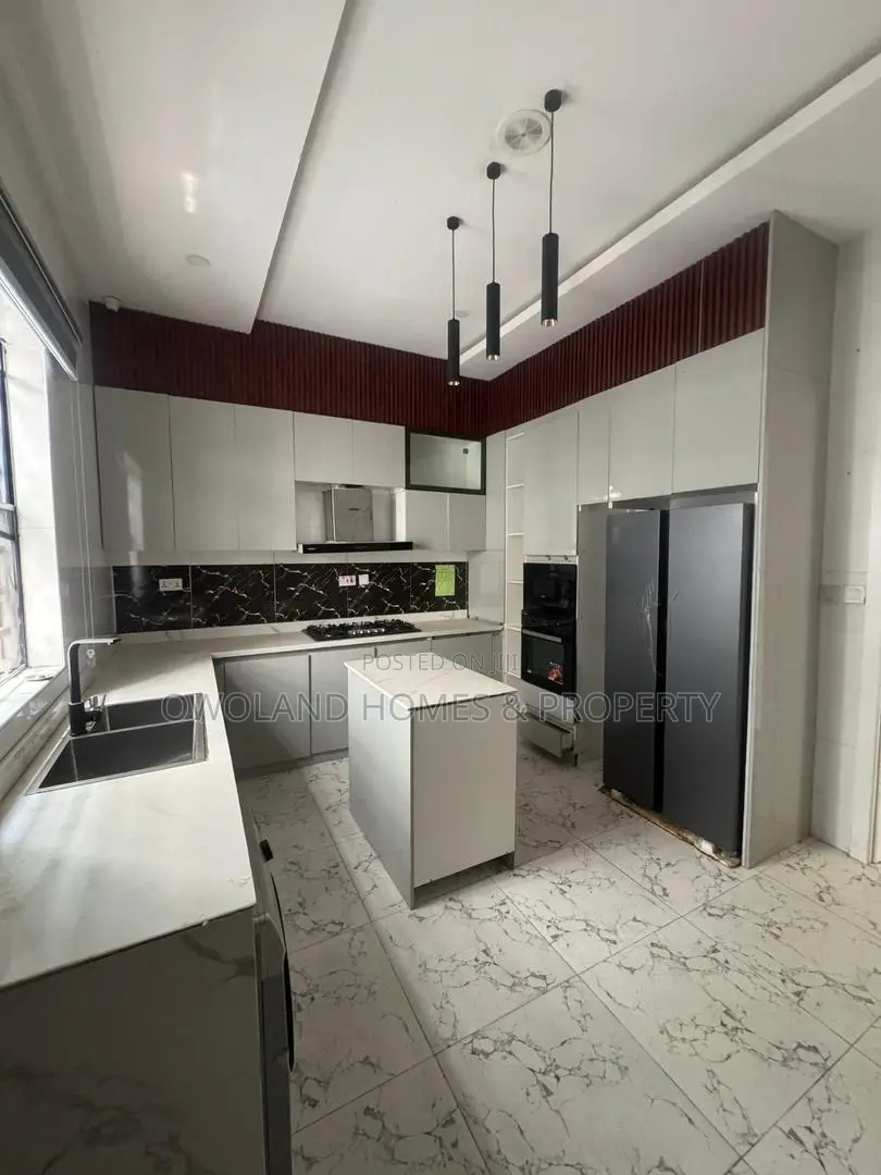 4bdrm Duplex in Orchid Estate, Ikota for rent in Ikota