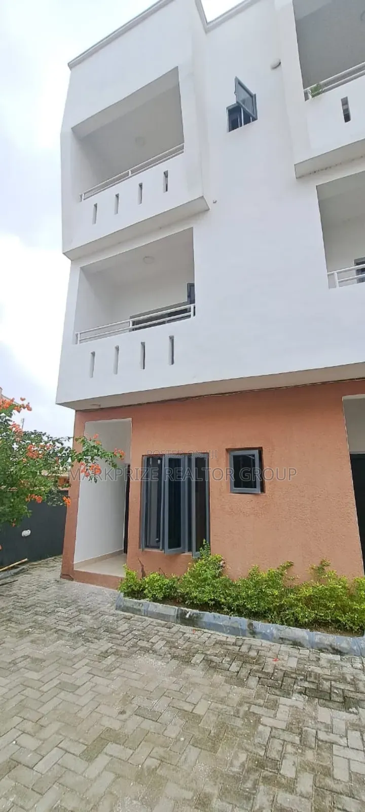 4bdrm Duplex in Lekki Scheme 2 for sale in Lekki Phase 2