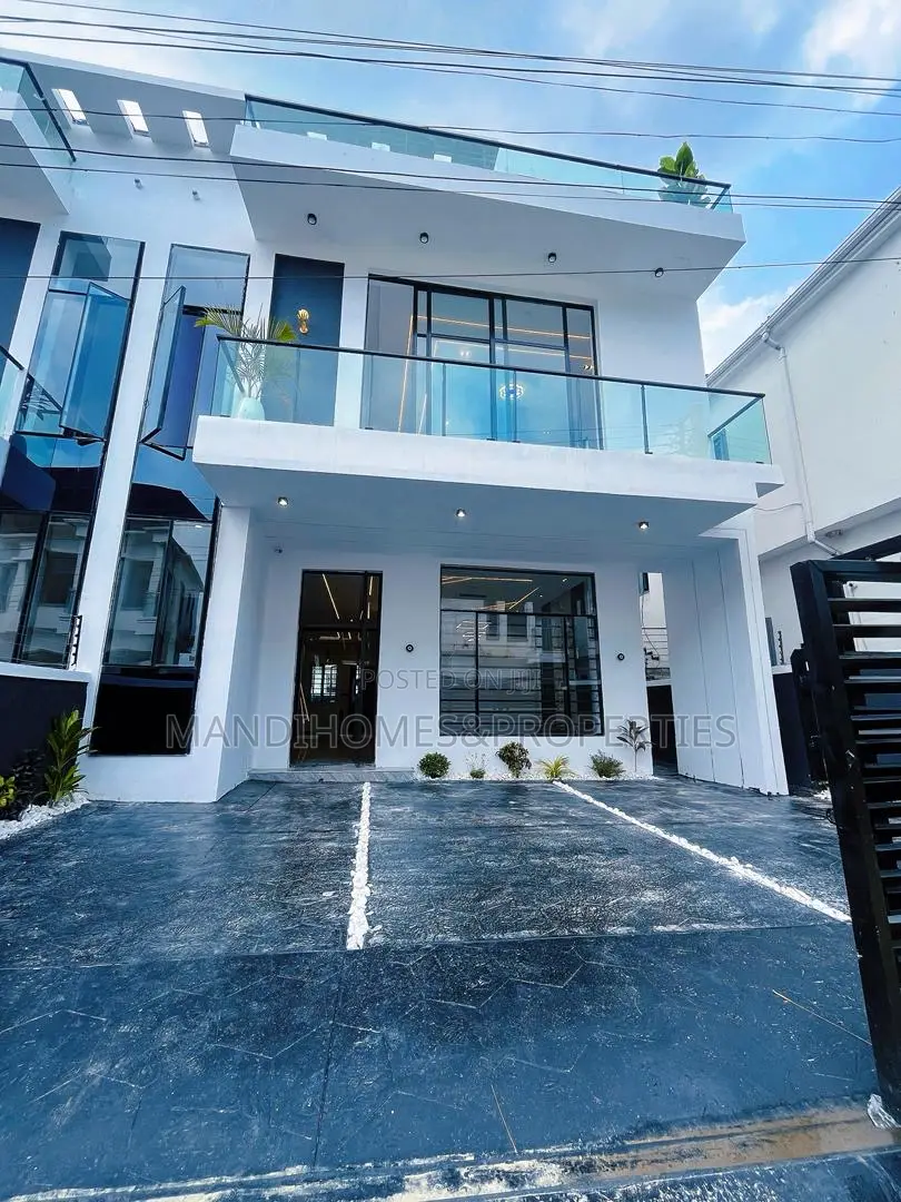 4bdrm Duplex in Lekki for sale in Lekki