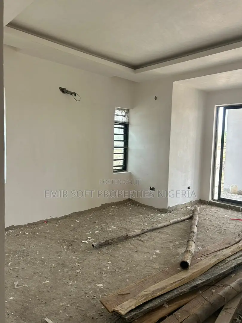4bdrm Duplex in Fort Court Estate,, Apata for sale in Apata