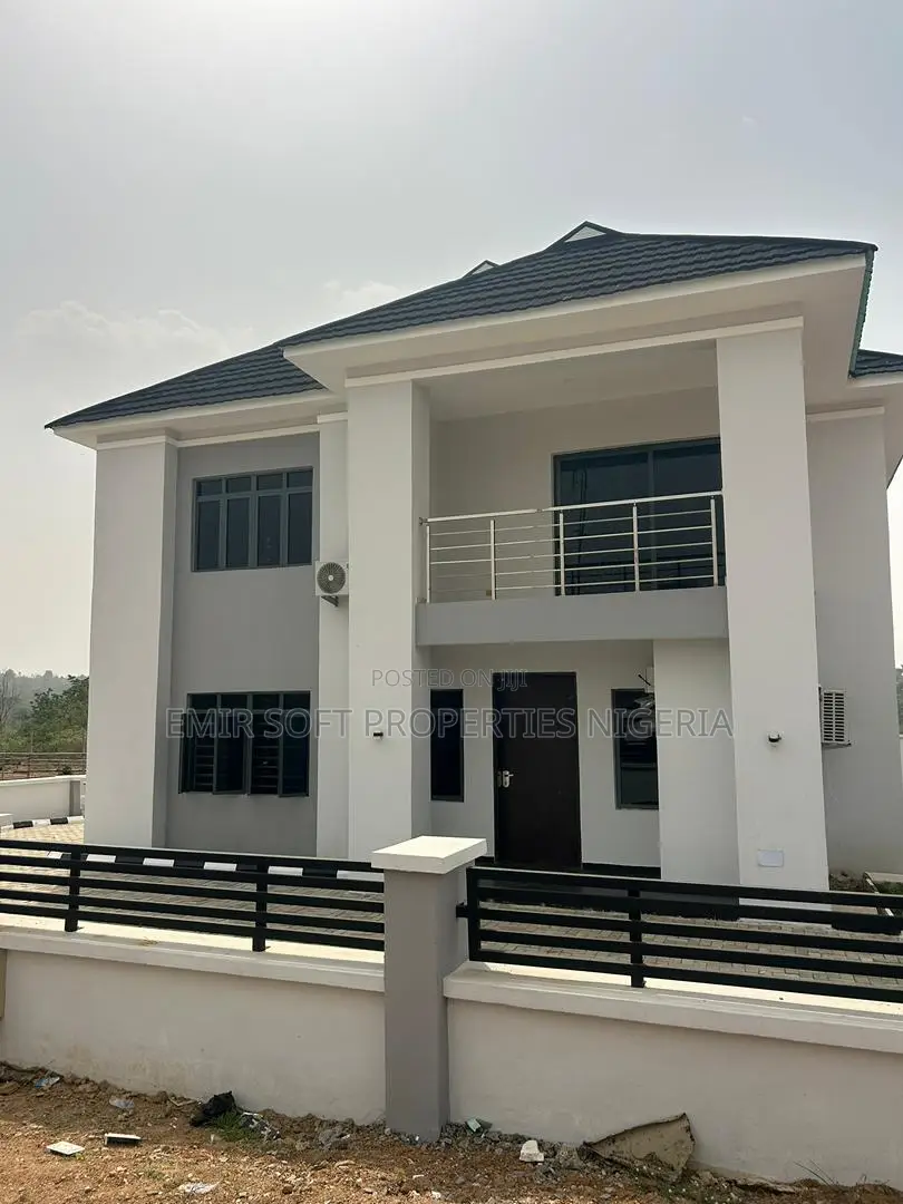 4bdrm Duplex in Fort Court Estate,, Apata for sale in Apata