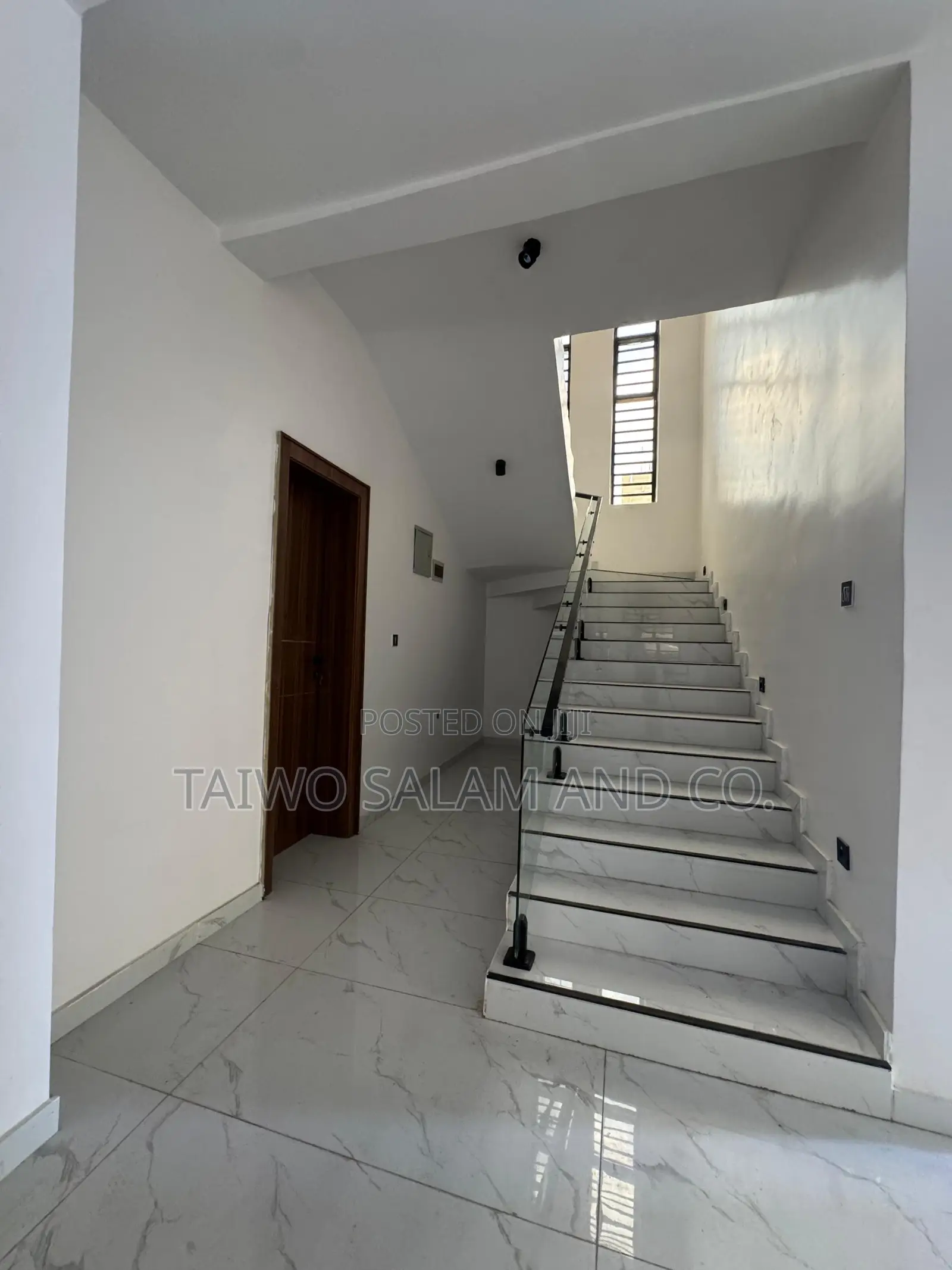 5bdrm Duplex in Calton Gate Estate, Akobo for sale in Akobo