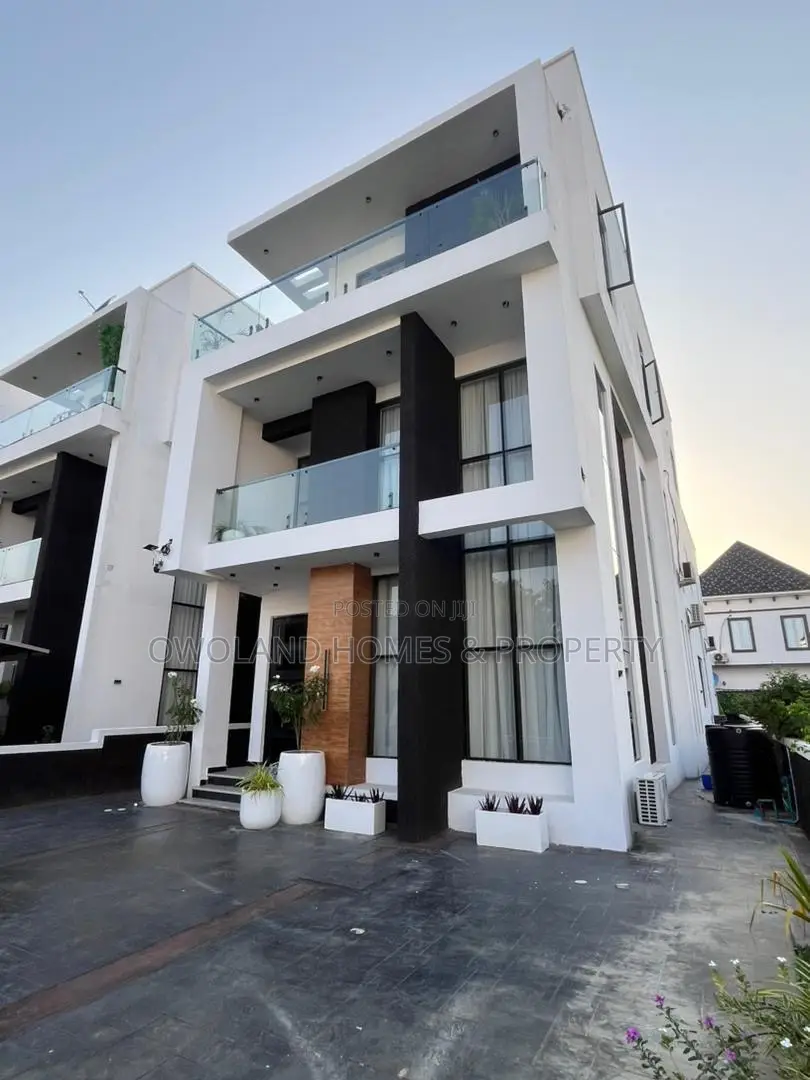 Furnished 5bdrm Duplex in Lekki County Estate, Ikota for rent in Ikota
