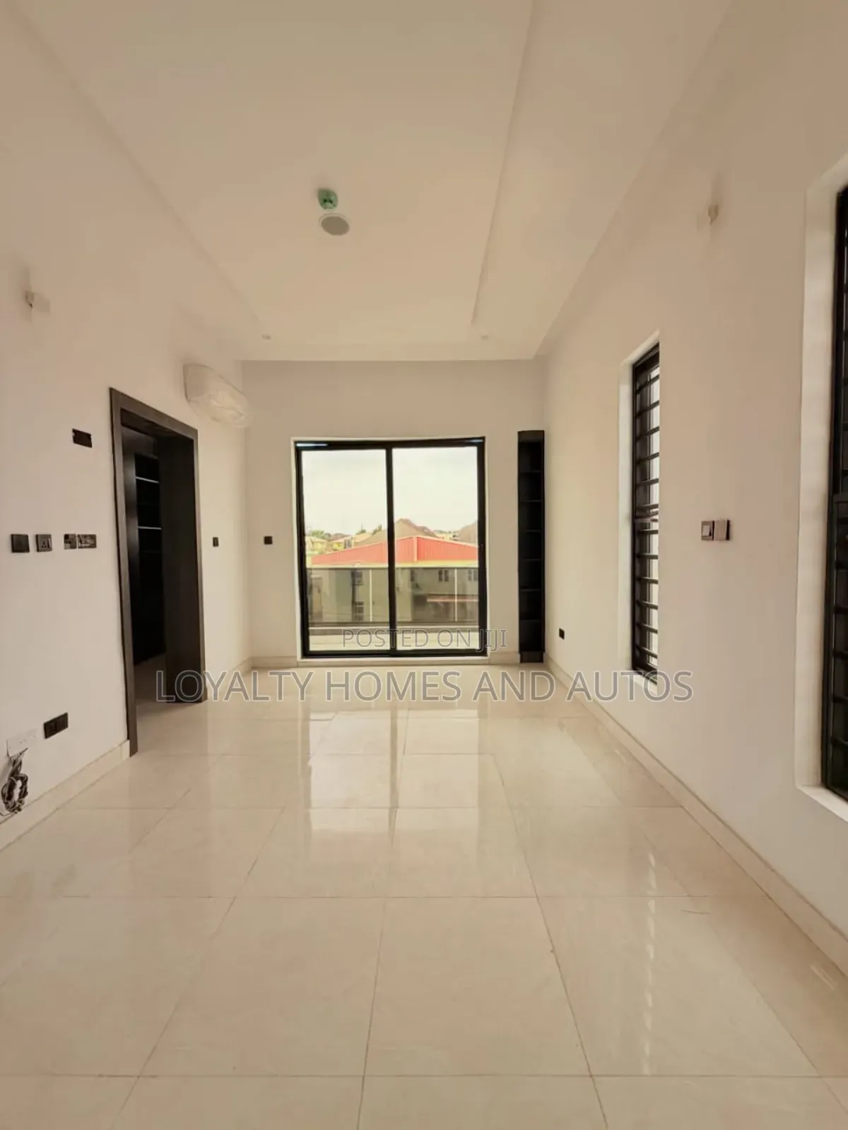 7bdrm Duplex in GRA Phase 2 Shangisha for sale in GRA Phase 2 Shangisha