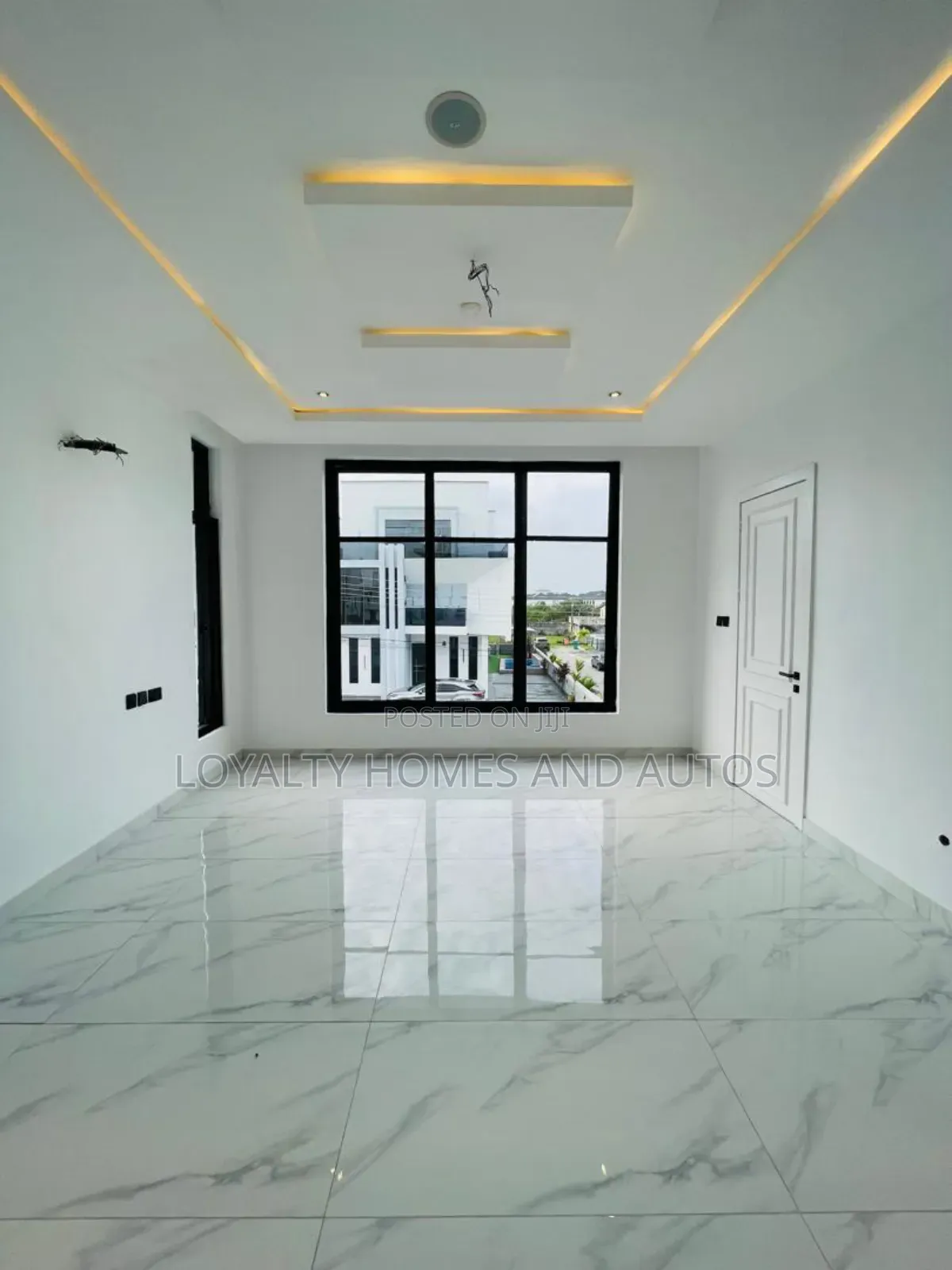 7bdrm Duplex in GRA Phase 2 Shangisha for sale in GRA Phase 2 Shangisha