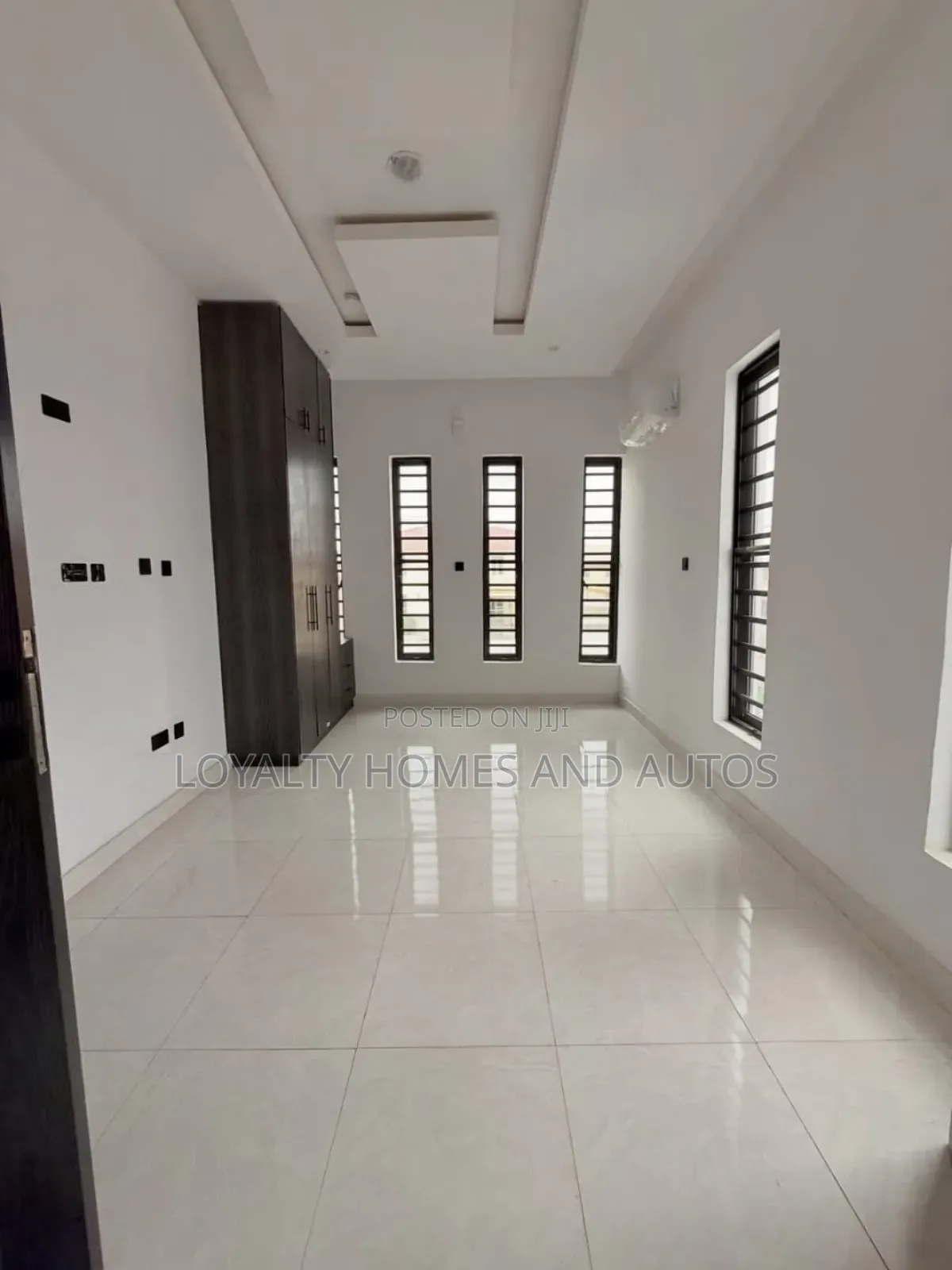 7bdrm Duplex in GRA Phase 2 Shangisha for sale in GRA Phase 2 Shangisha