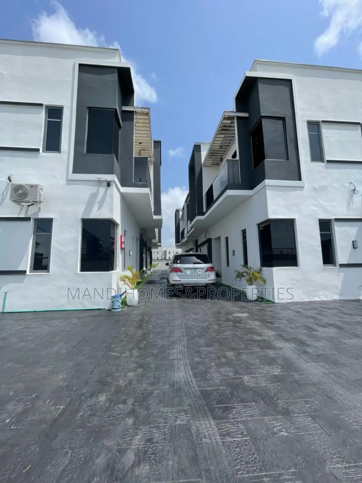 4bdrm Duplex in Lekki Gardens Estate for sale in Lekki Gardens Estate