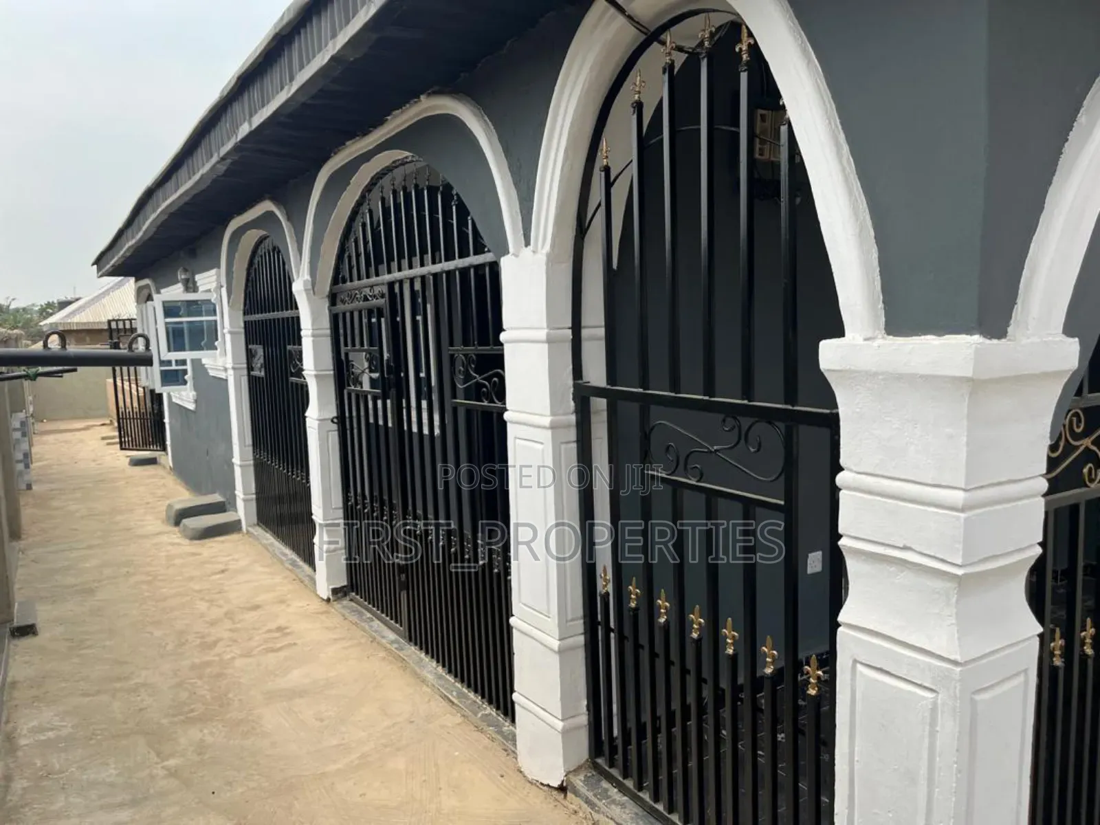 Furnished 4bdrm Bungalow in Bako Apata for sale in Apata