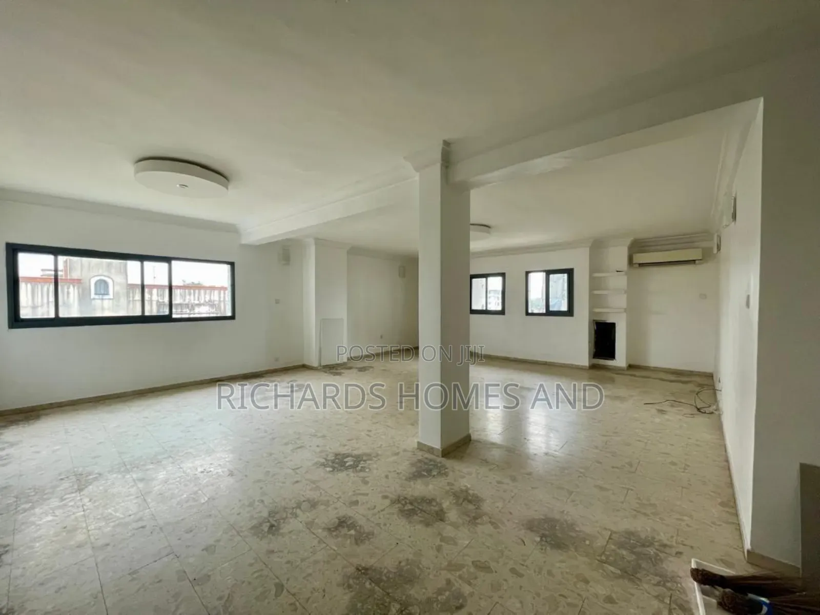 3bdrm Apartment in Old Ikoyi for sale in Old Ikoyi
