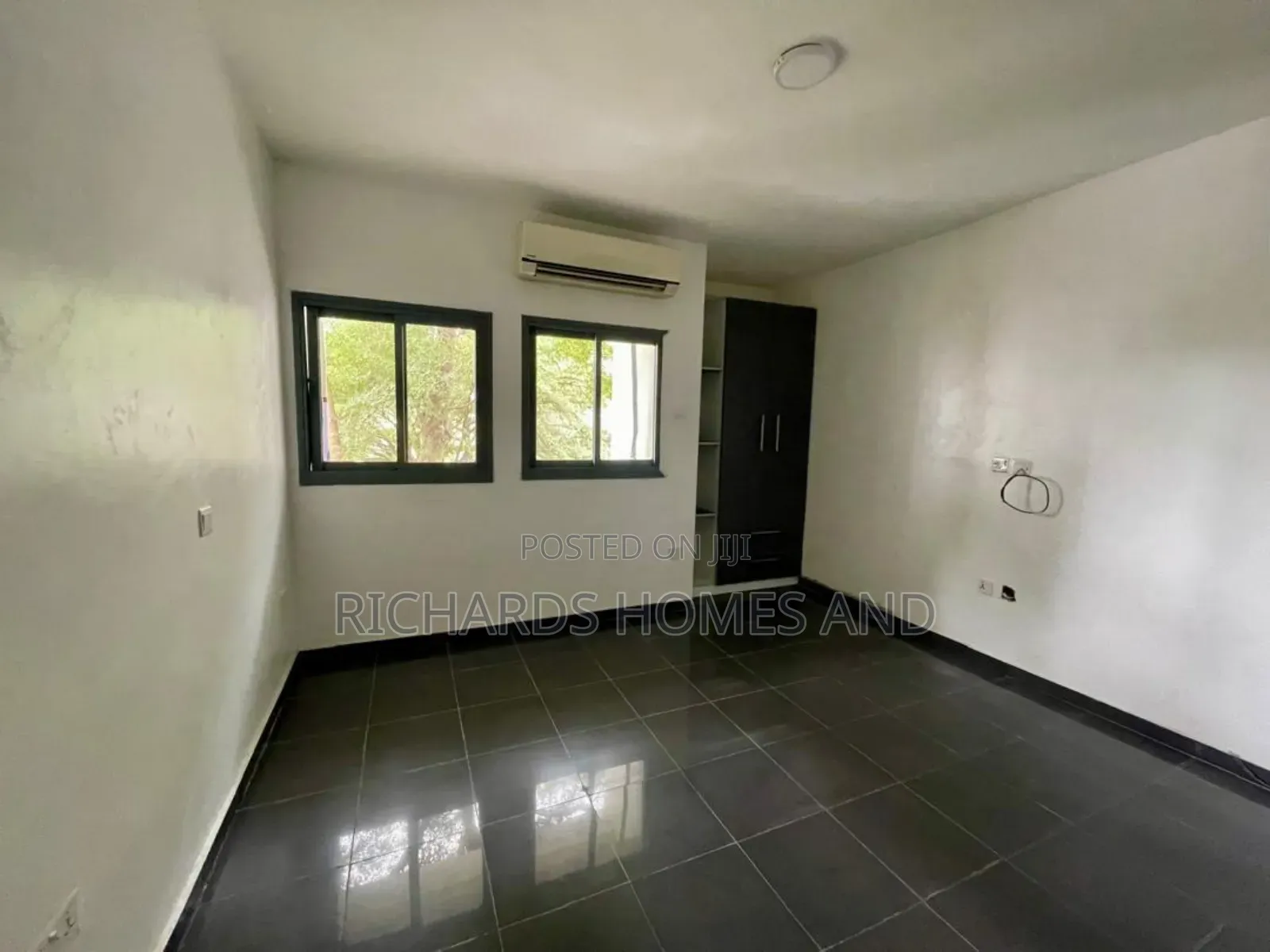 3bdrm Apartment in Old Ikoyi for sale in Old Ikoyi