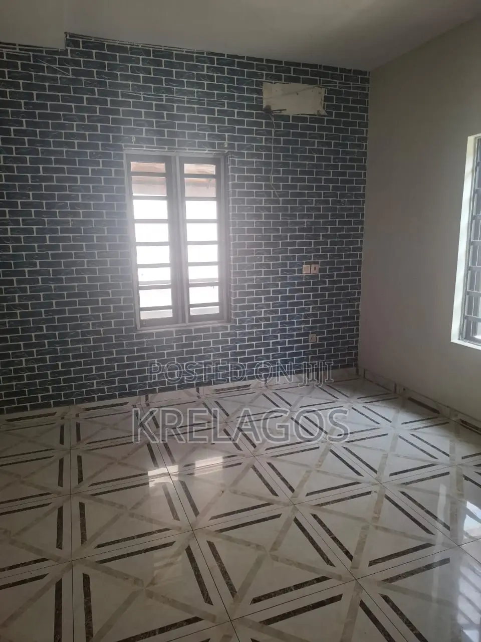 5bdrm Duplex in Agungi for sale in Agungi