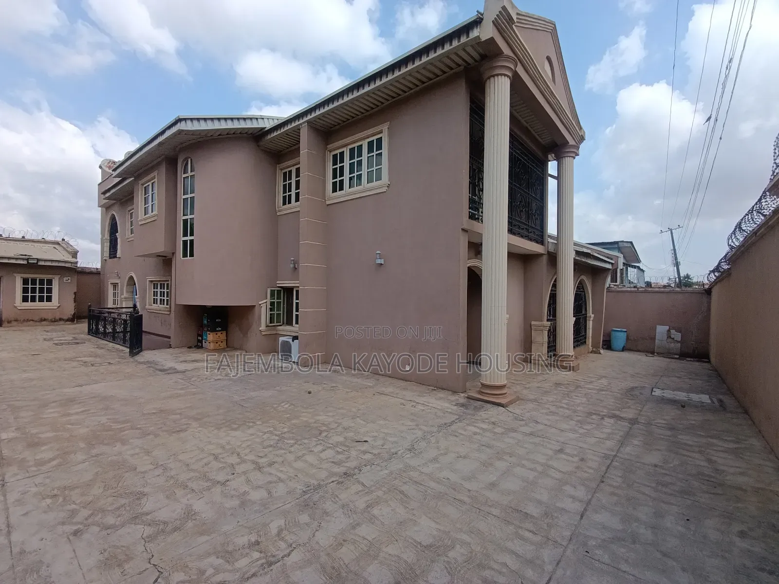 5bdrm Duplex in Tinubu Estate, Ibadan for sale in Ibadan