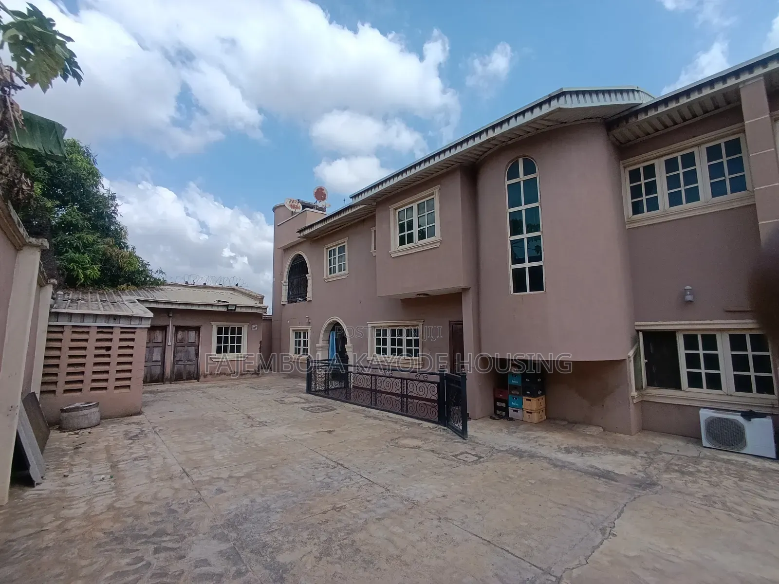 5bdrm Duplex in Tinubu Estate, Ibadan for sale in Ibadan