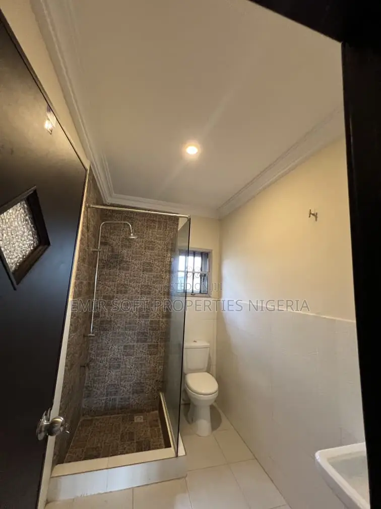 4bdrm Duplex in Akala Express for sale in Akala Express