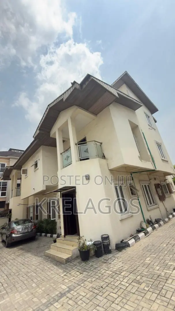 6bdrm Duplex in Ikate for sale in Ikate