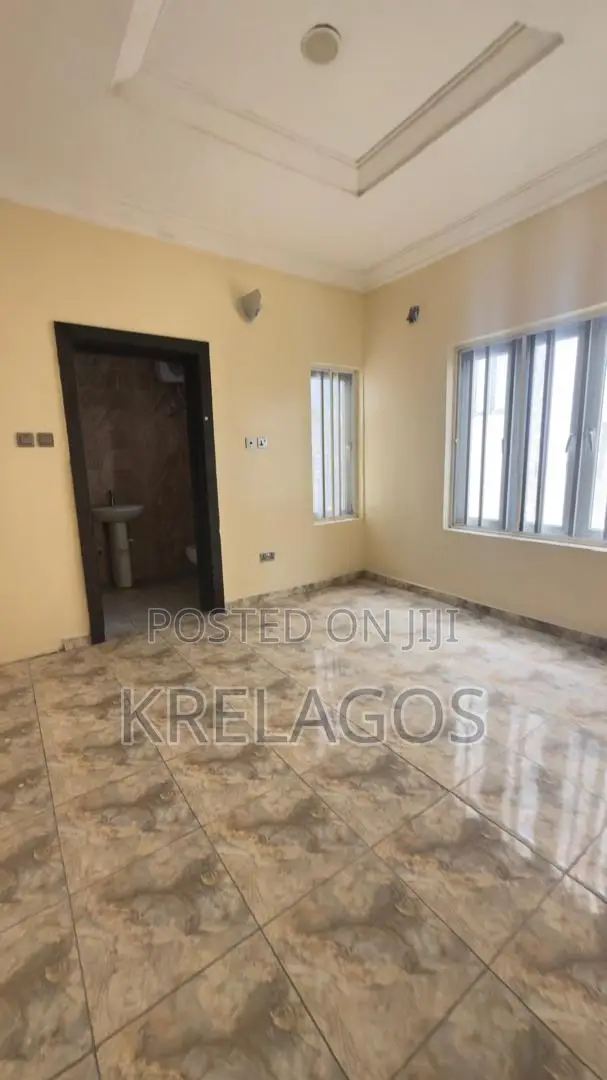 6bdrm Duplex in Ikate for sale in Ikate