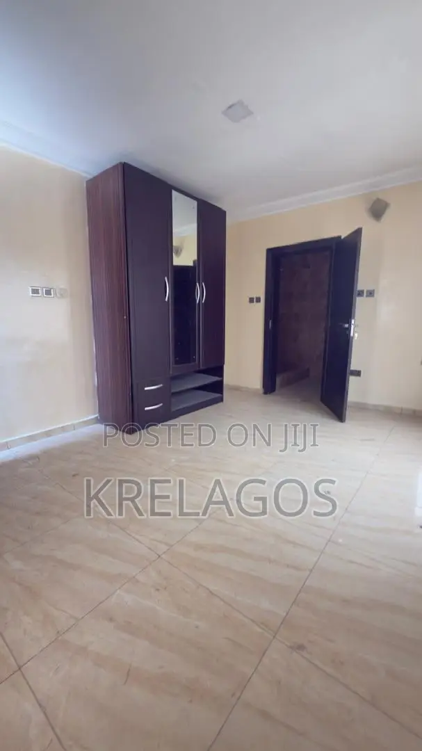 6bdrm Duplex in Ikate for sale in Ikate