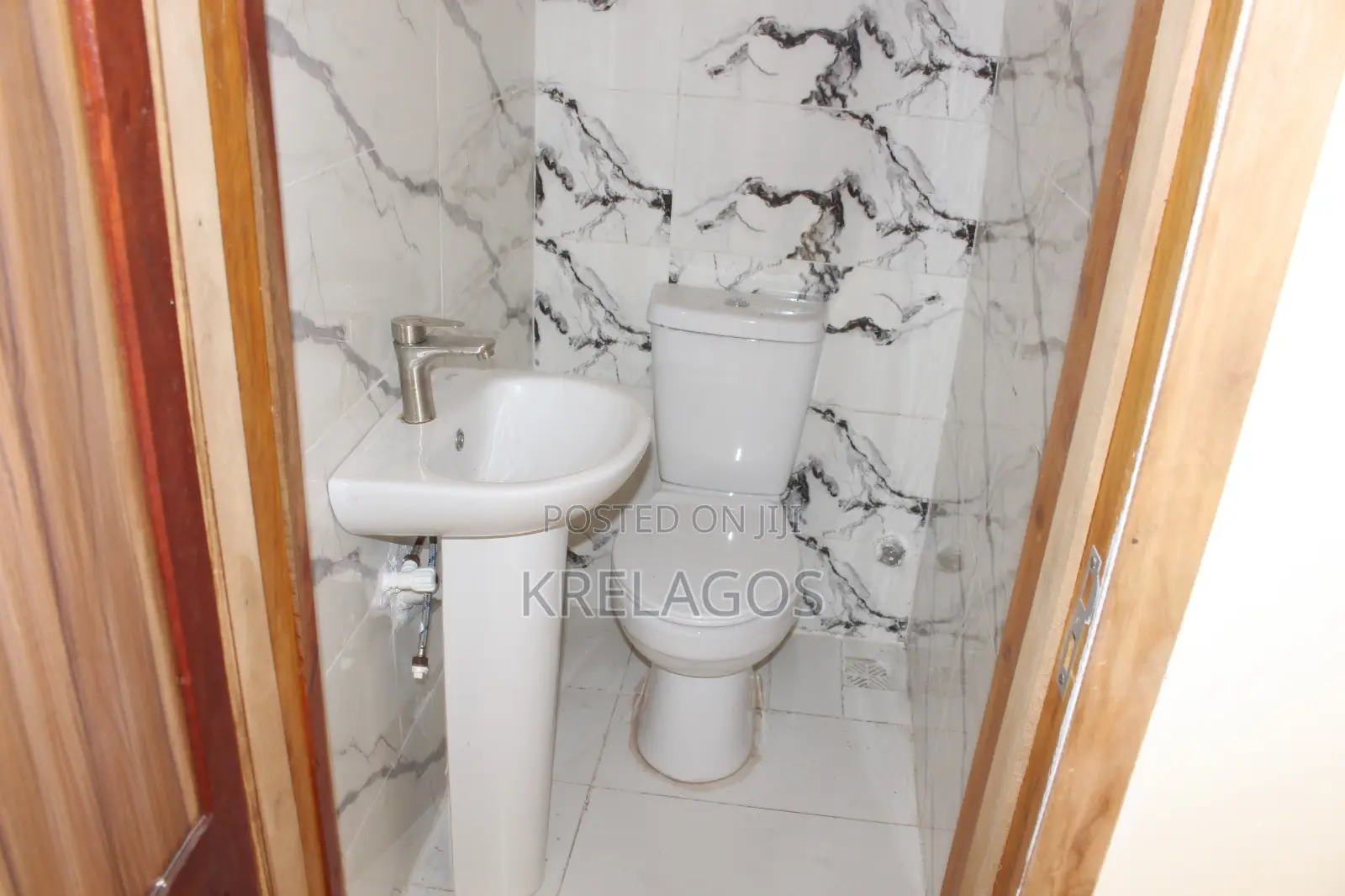 6bdrm Duplex in Ikate for sale in Ikate