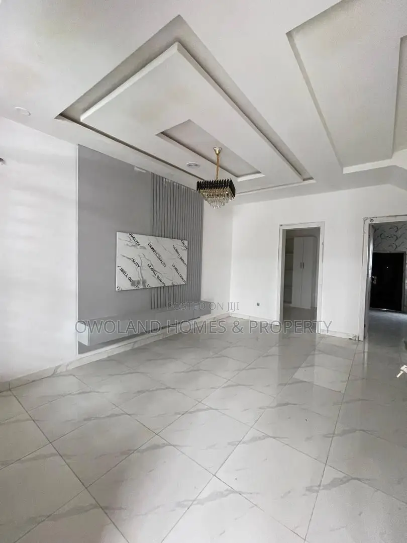 3bdrm Duplex in Ikota Estate for rent in Ikota