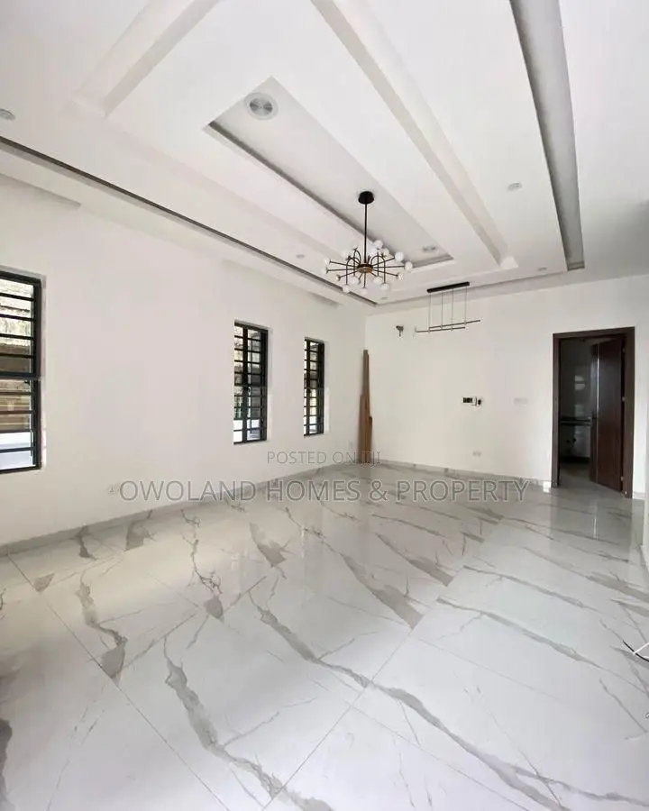 4bdrm Duplex in Orchid Estate, Ikota for rent in Ikota