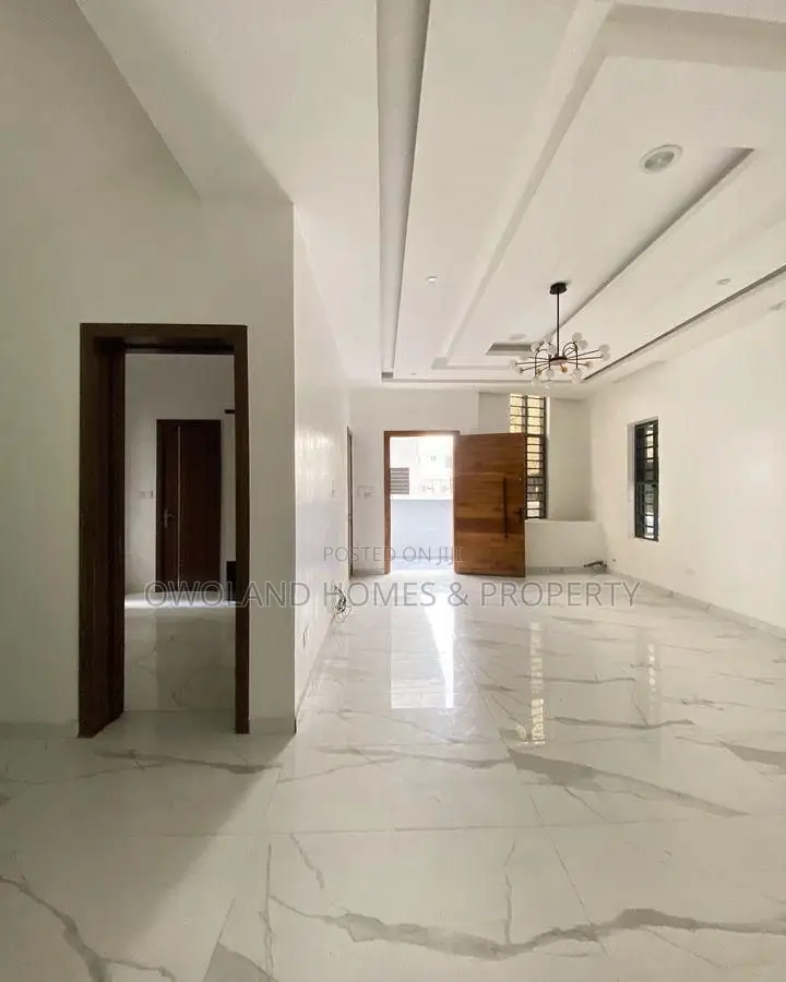 4bdrm Duplex in Orchid Estate, Ikota for rent in Ikota